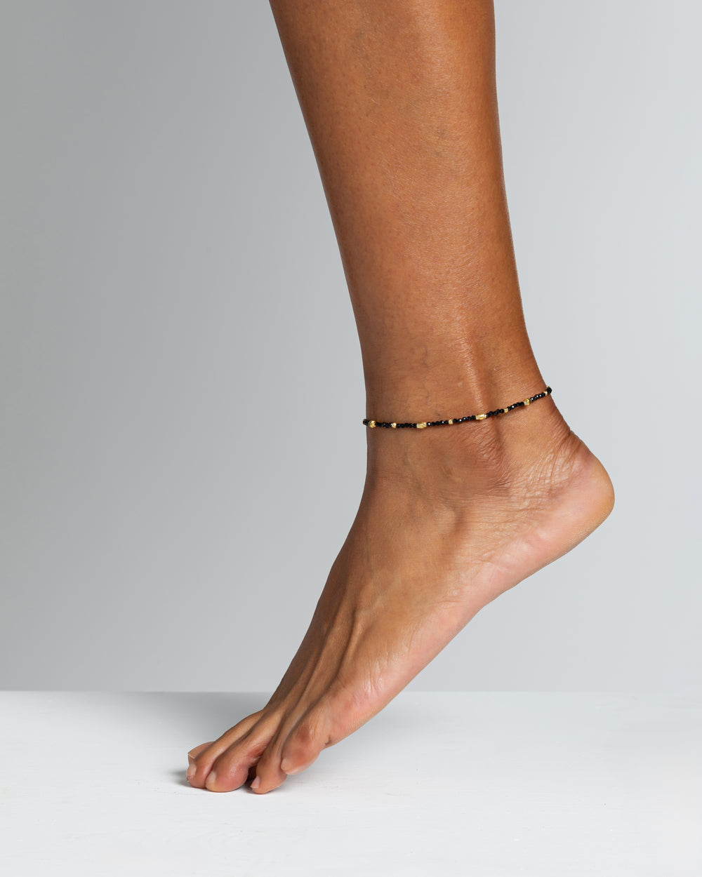Women's anklet faceted black spinel Gold – Alary Era Collection
